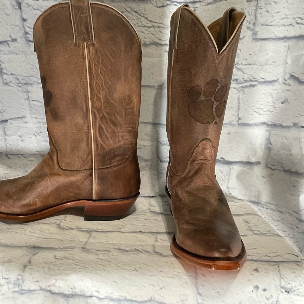 Women’s Nocona Clemson Tiger boots. New with tags. Size 10.